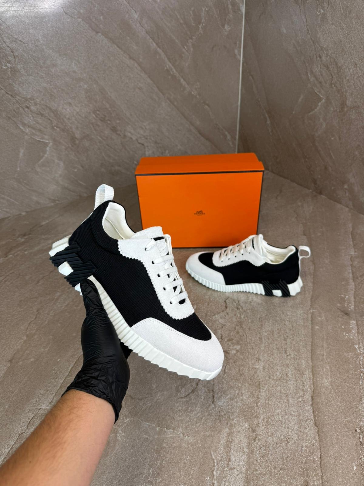 shwss (25) Hermes Bouncing Sneakers Black White - Afbeelding 1