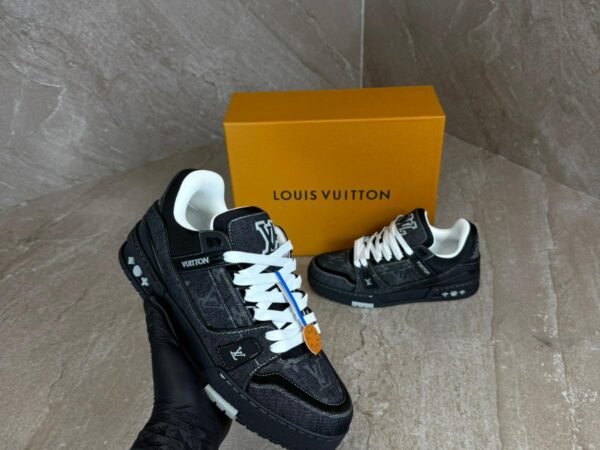 Louis Vuitton Black, Monogram Runners
