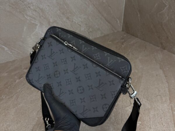Louis Vuitton Trio Messenger bag Grey