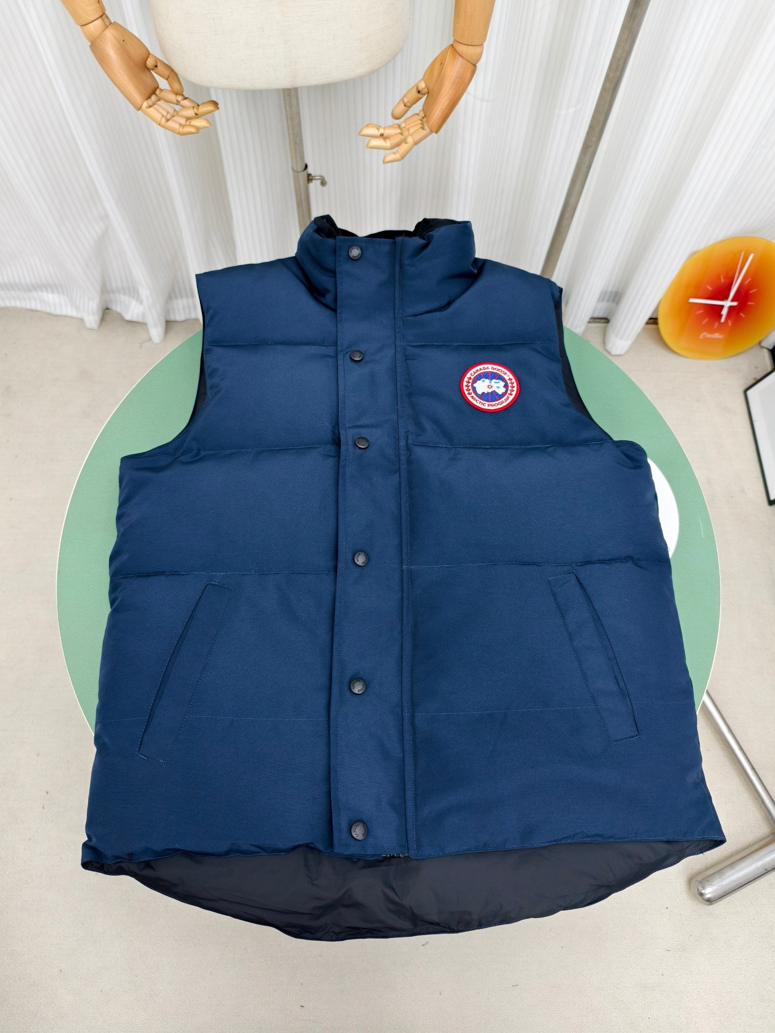 IMG_7065 Canada Goose Bodywarmer Blue Red Logo High Quality, Ganzendons vulling - Afbeelding 1