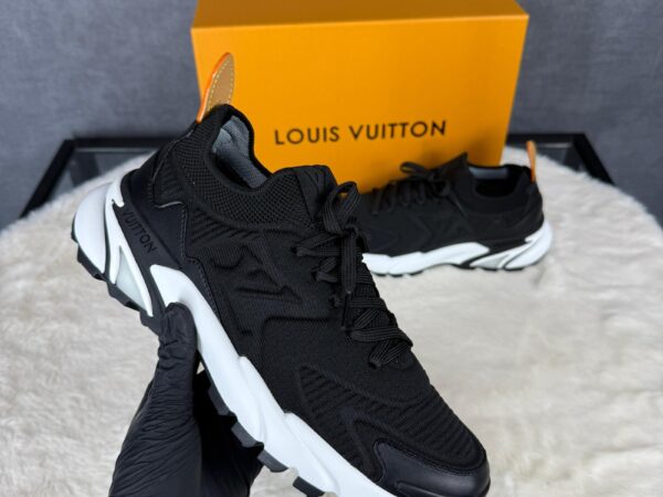 Louis Vuitton Tatic Black White