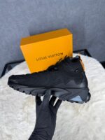 Louis Vuitton Tatic Black on Black Sneakers - Afbeelding 5
