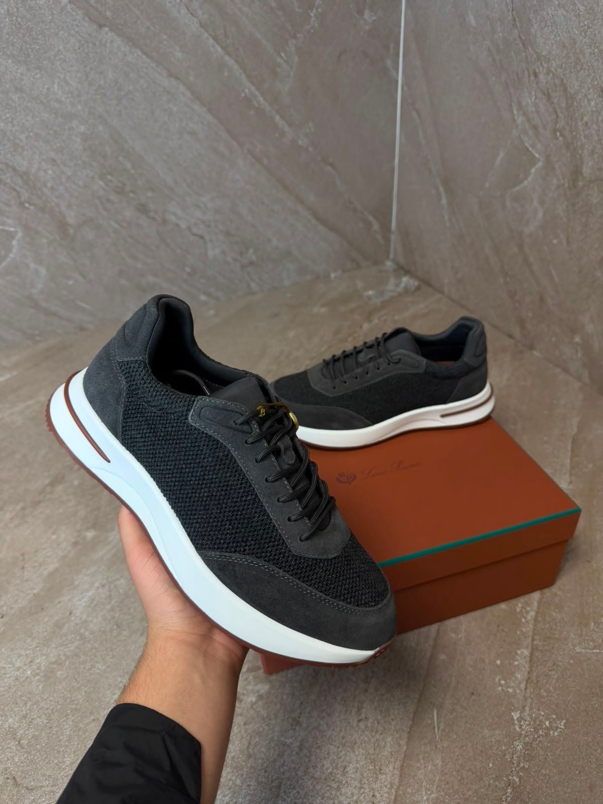 WhatsApp Image 2026-06-04 at 20.42.59 (3) Loro Piana Weekend Walk Grey Sheep Sneakers - Afbeelding 1