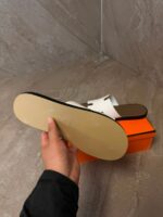 Hermes Izmir Suede White Slippers - Afbeelding 3
