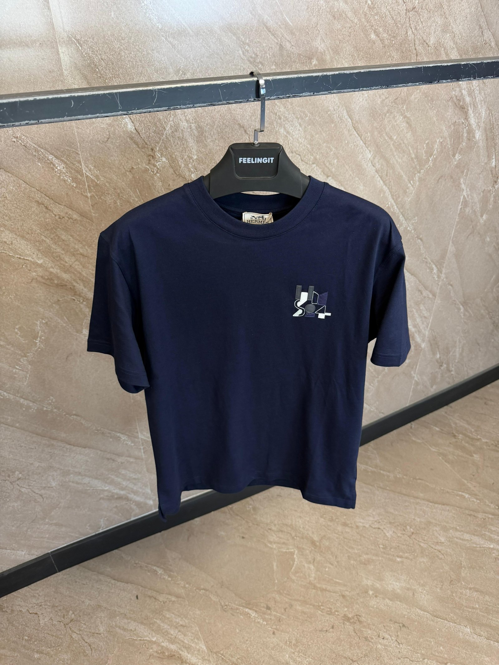 WhatsApp Image 2026-06-16 at 19.37.06 (1) Hermes T-shirt Dark Blue - Afbeelding 1