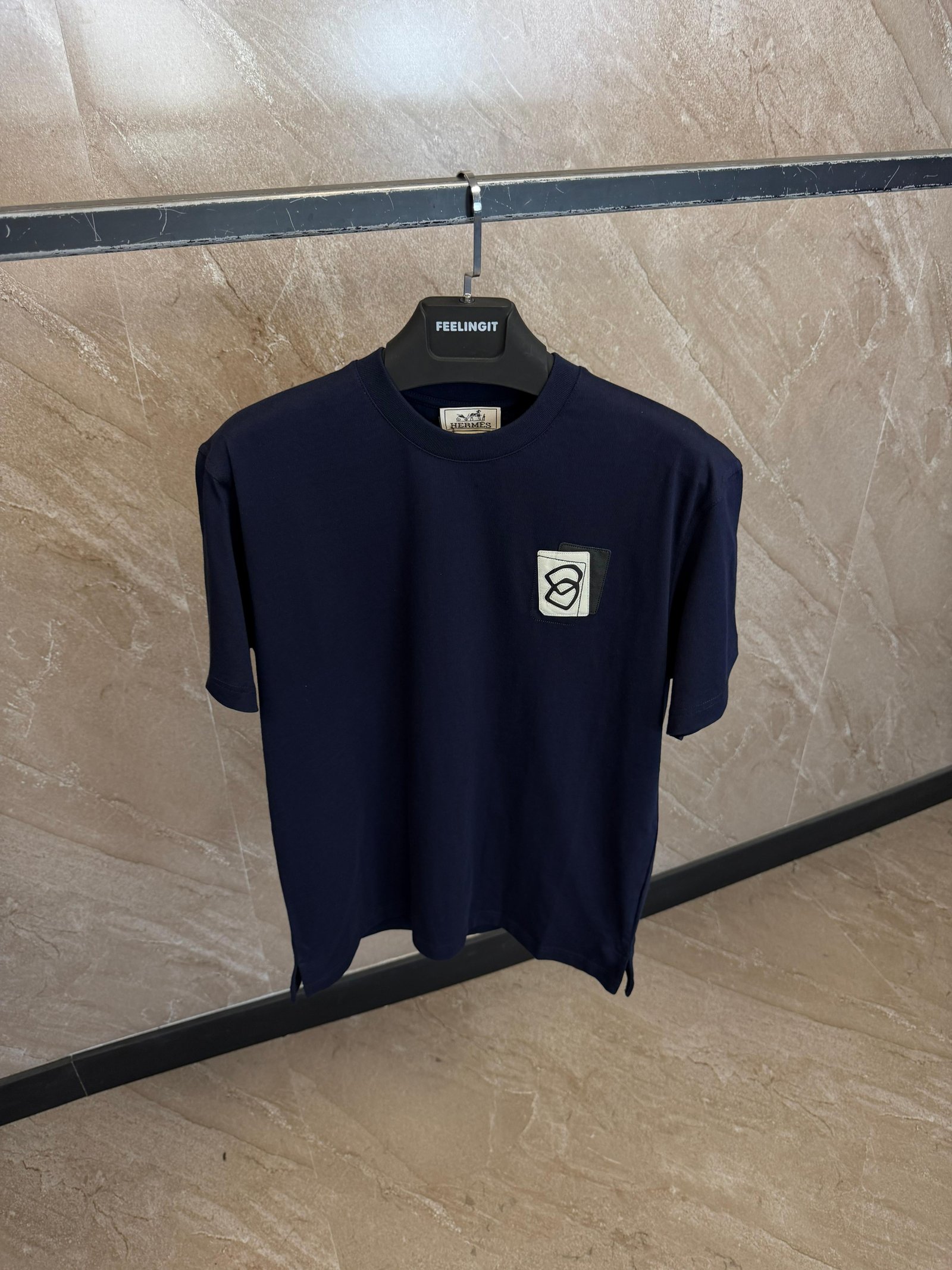 WhatsApp Image 2026-06-16 at 19.37.06 (2) Hermes T-shirt Dark Blue - Afbeelding 1