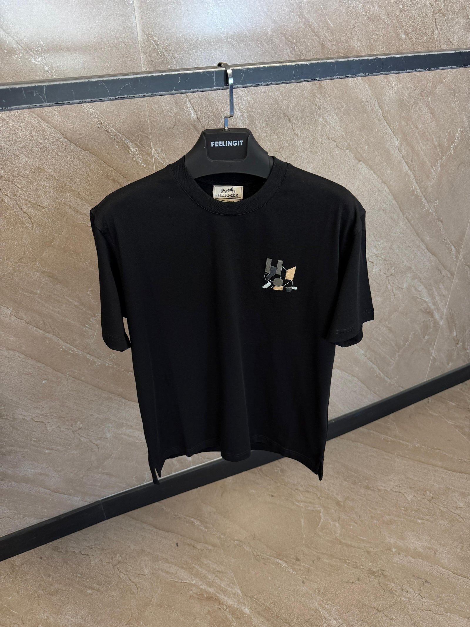 WhatsApp Image 2026-06-16 at 19.37.08 Hermes T-shirt Black - Afbeelding 1