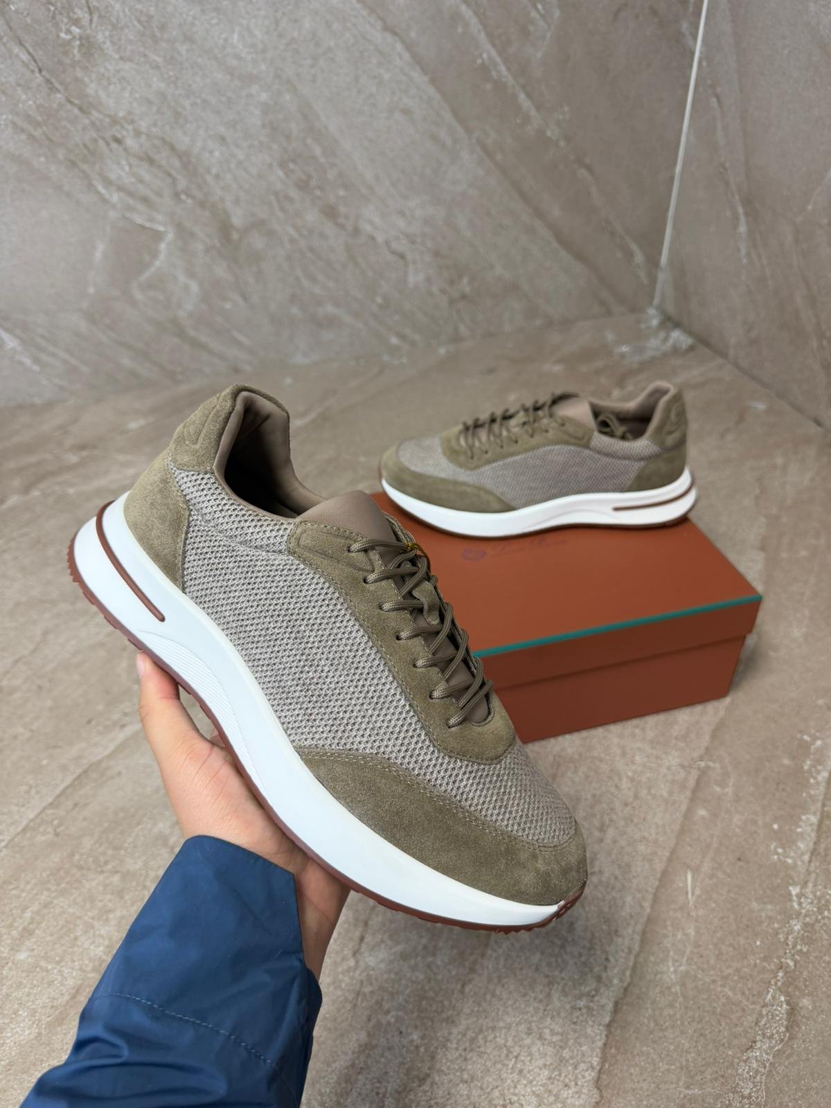 bruinsheep (2) Loro Piana Weekend Walk Taupe Sheep Sneakers - Afbeelding 1
