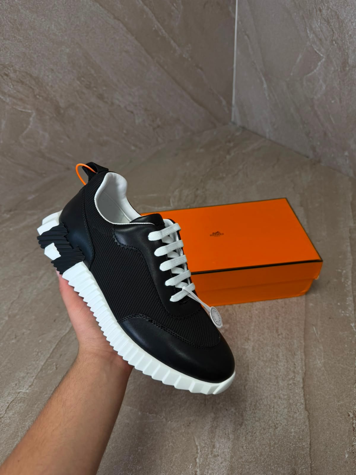 hermesblackwhite (3) Hermes Bouncing Sneakers New Black White - Afbeelding 1