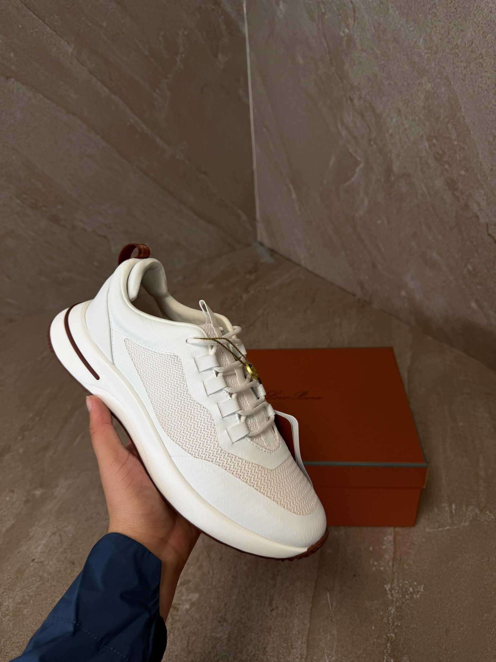 loro7 (2) Loro Piana Weekend Walk White Sneakers - Afbeelding 1