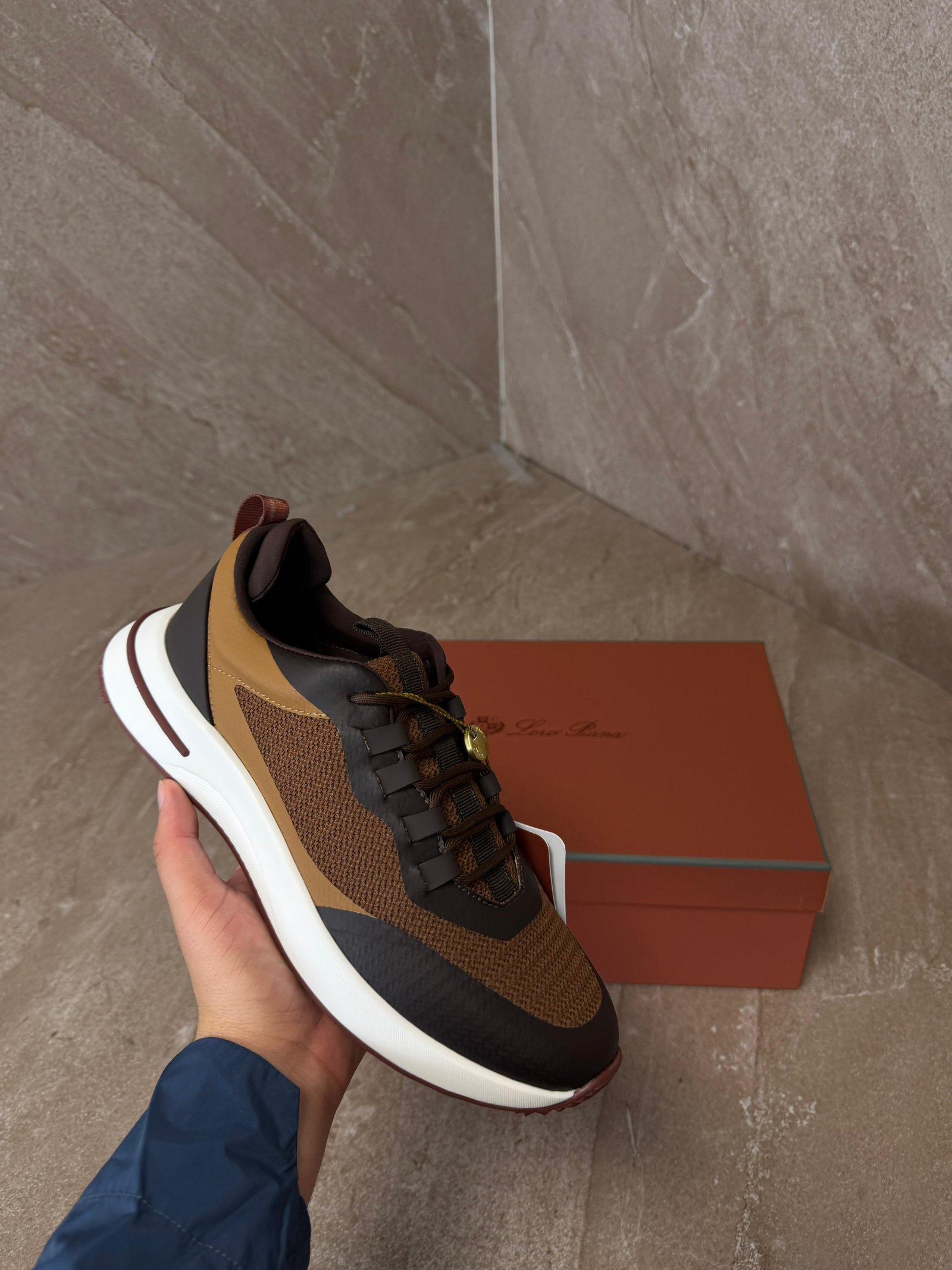 loro8 (2) Loro Piana Weekend Walk Brown Sneakers - Afbeelding 1