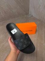 Louis Vuitton Black Monogram Sneakers - Afbeelding 3